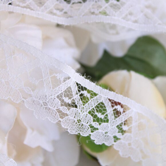 Vintage Ivory Lace Trim, 5 yards, One Inch Wide - Picture 7 of 10